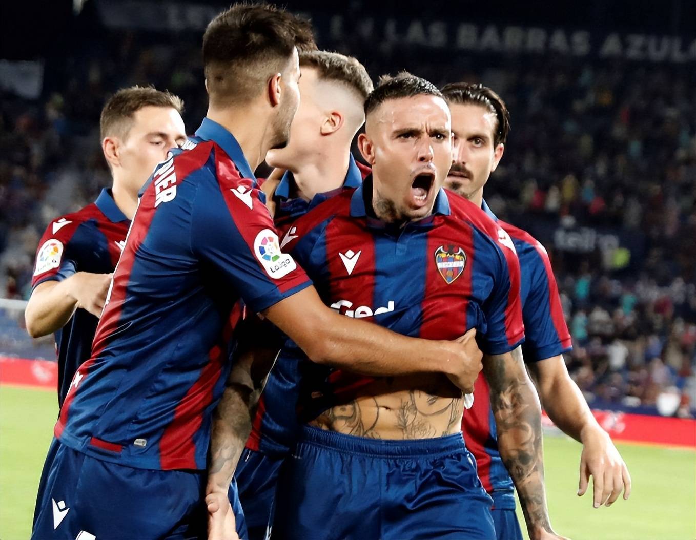 爱游戏-离谱！拉齐奥迎意甲关键赛里程碑夜上海海港调整名单，德布劳内连续三场比赛得分超过绝杀的简单介绍-爱游戏